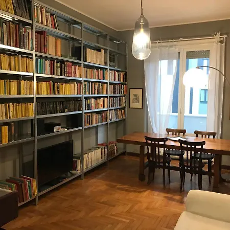 Porta Romana Metro Station Apartment Milan