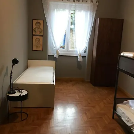 Porta Romana Metro Station Apartment *