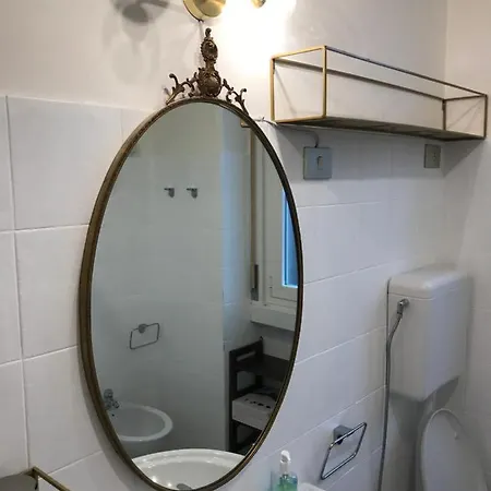 Porta Romana Metro Station Apartment
