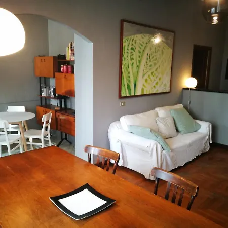Porta Romana Metro Station Apartment Milan
